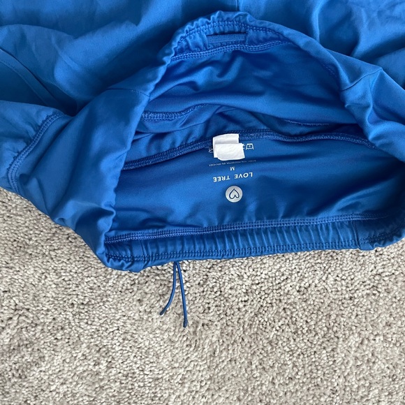 Love tree athletic shorts. - Picture 2 of 3